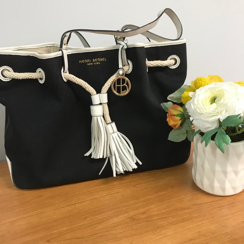 RARE bucket rope drawstring tote henri bendel